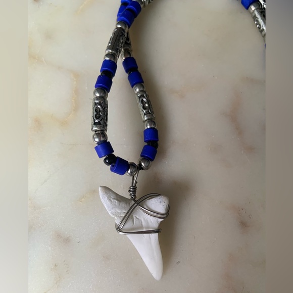 Faux Shark Tooth Necklace. - Picture 5 of 5